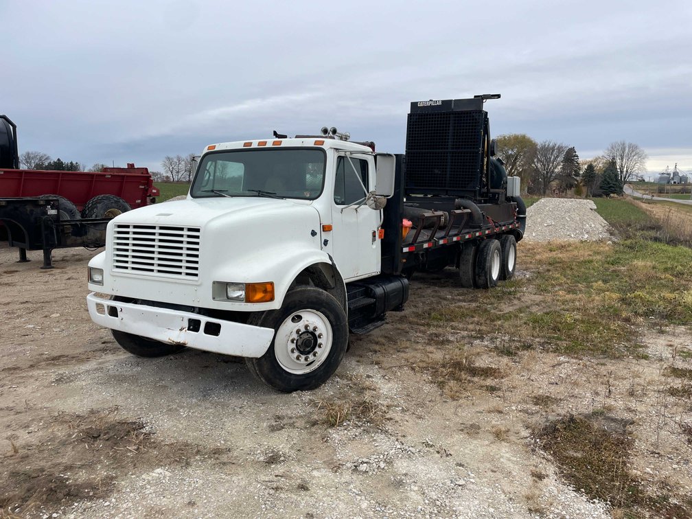 1990 International 4900 Pump Truck (Has WI Title) (New Holstein, WI)
