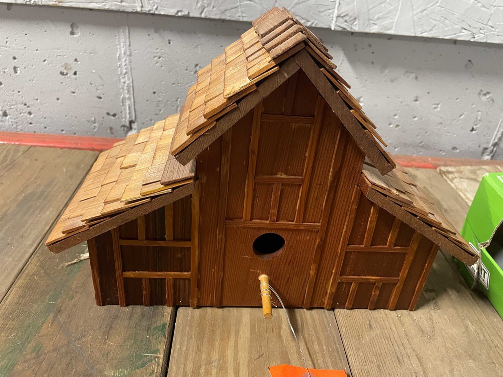 Vintage Birdhouse Barn (CW)