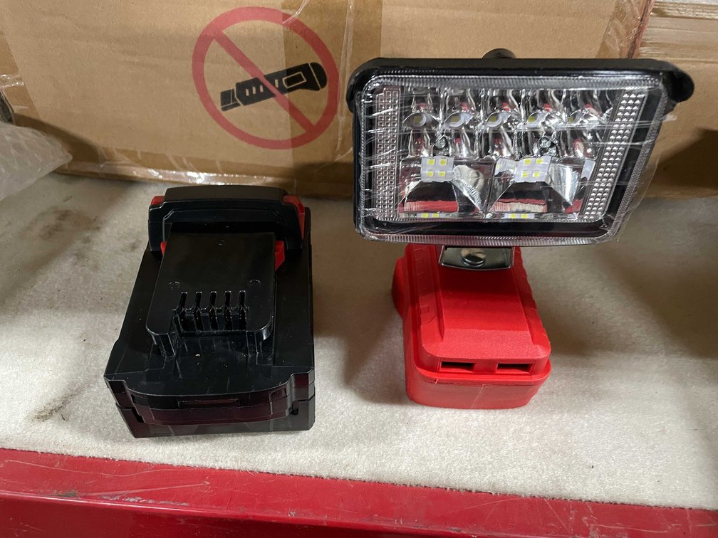 New Milwaukee Compatible Work Light With Battery (T14)