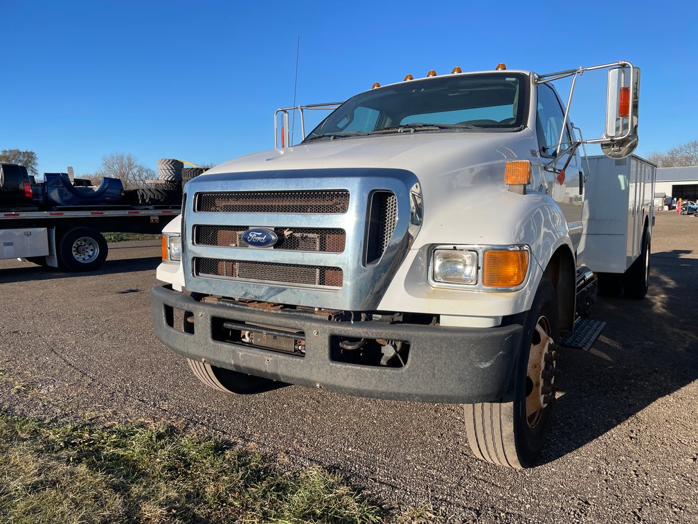 2015 Ford F650 Cab and Chassis (Has WI Title)