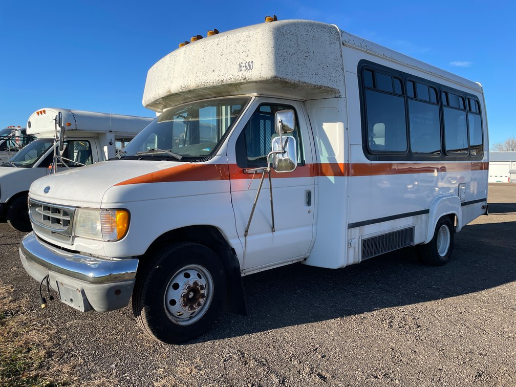 2001 Ford Diesel Transit Bus (Has WI Title)