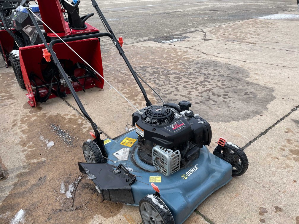 Lawn Mower (O3)