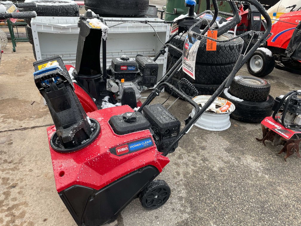Toro Single Stage Snow Blower (O3)