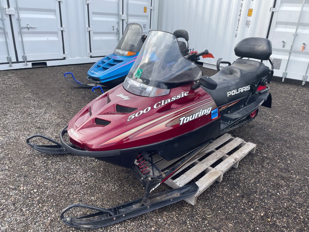 2000 Polaris Indy Classic Touring Snowmobile (Has Reg. Card)