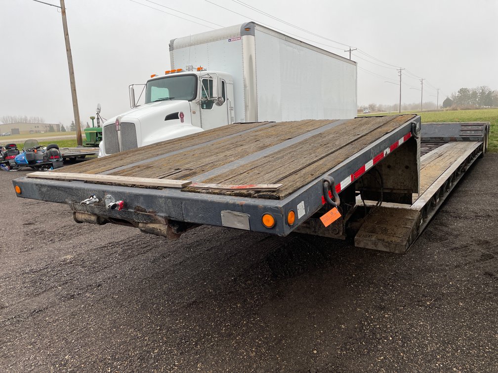 2005 XL60 Specialized 38' Lowboy Trailer (Has WI Title)