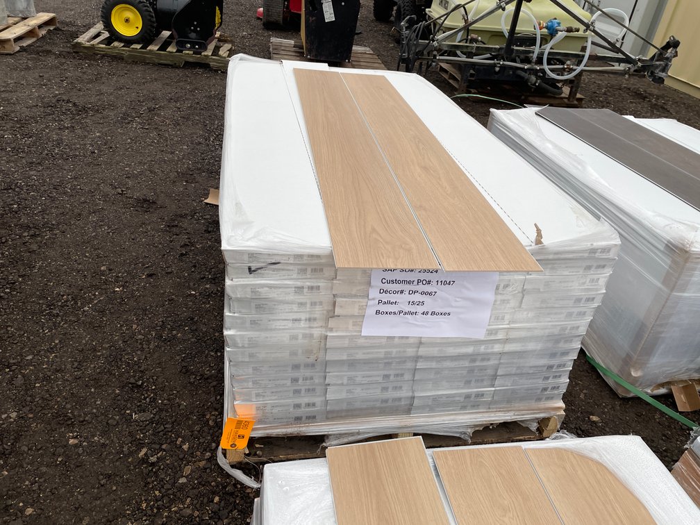912 Sq. Ft. WATERPROOF Vinyl Click Flooring Planks