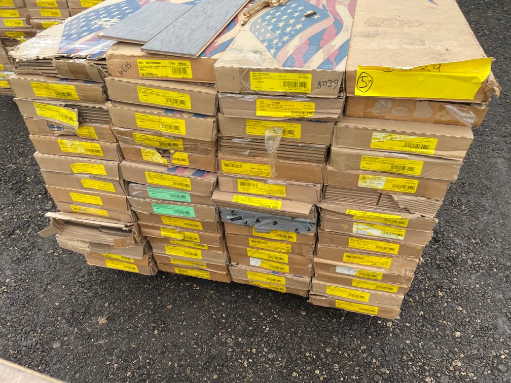 1,325 Sq. Ft. SHAW Engineered Wood Flooring Color #5039