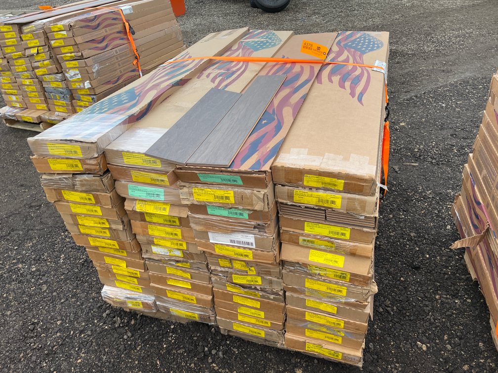 1,325 Sq. Ft. SHAW Engineered Wood Flooring Color #5039