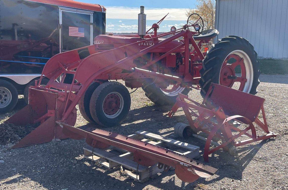 McCormick Farmall H Narrow Front Tractor with Loader