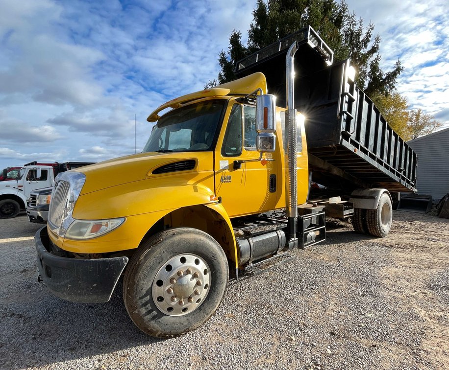 2005 International 4400 Single Axle Rollback Truck (Has WI Title)