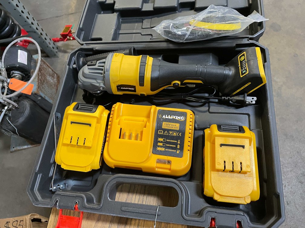 DeWalt Style Cut Off Tool Kit With Batteries and Case (PR11)