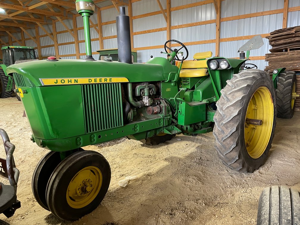 John Deere 3010 Narrow Front Tractor