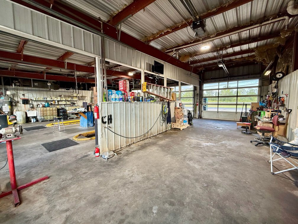 Image for Parker Quik Lube – 38 Main St., Benton, KY 42025