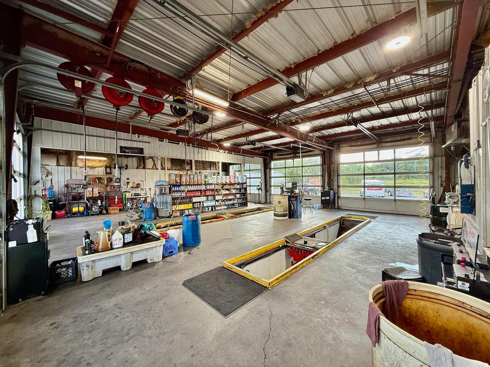 Image for Parker Quik Lube – 38 Main St., Benton, KY 42025