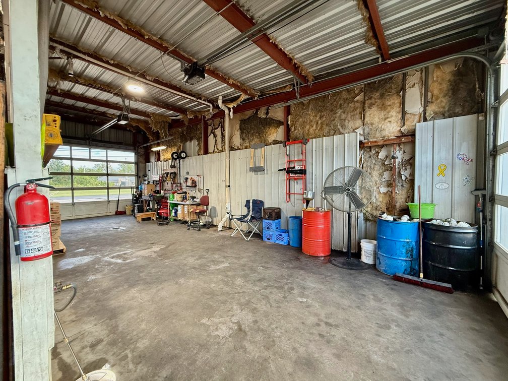 Image for Parker Quik Lube – 38 Main St., Benton, KY 42025