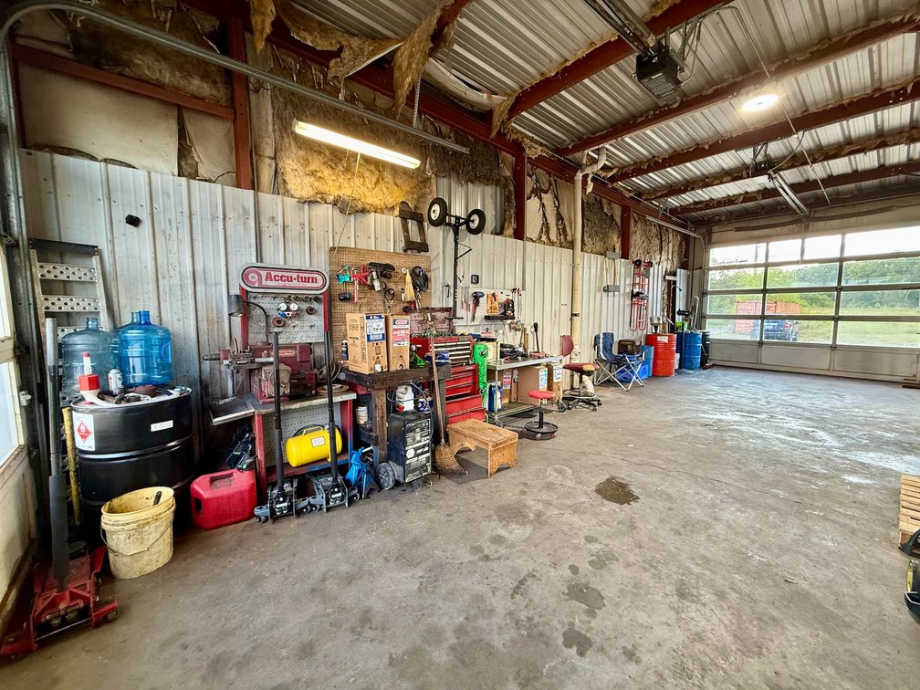 Image for Parker Quik Lube – 38 Main St., Benton, KY 42025