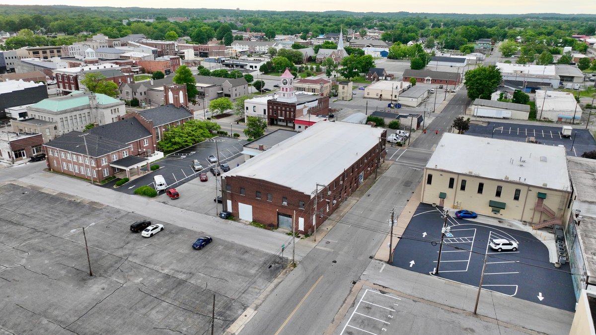 Image for 323 E. 9th St. AUCTION