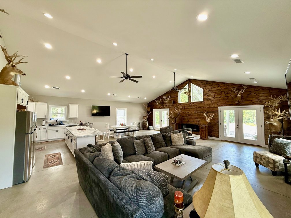 Image for Turnkey Luxury Game Preserve Auction