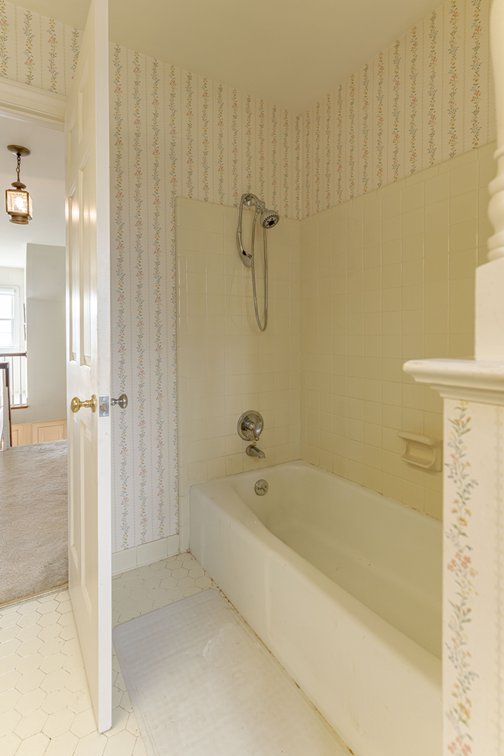 Image for Absolute Estate Auction in The City of Hurstbourne - Real Estate