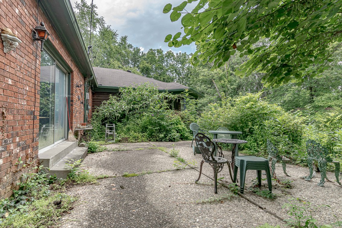 Image for Absolute Real Estate Auction in Crestwood