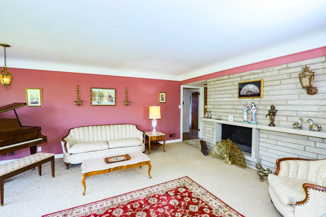 Image for Absolute Real Estate Auction in the Seneca Park area