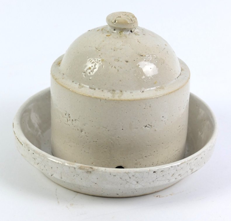Stoneware Chick Feeder