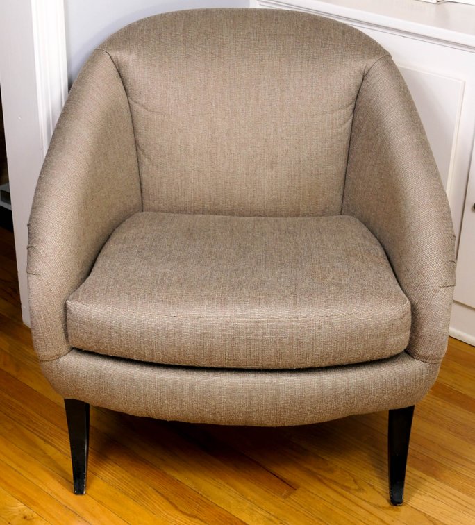 Curved Upholstered Lounge Chair