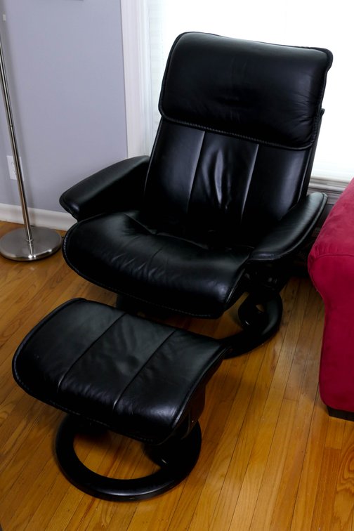 Ekornes Stressles Black Leather Modern Recliner