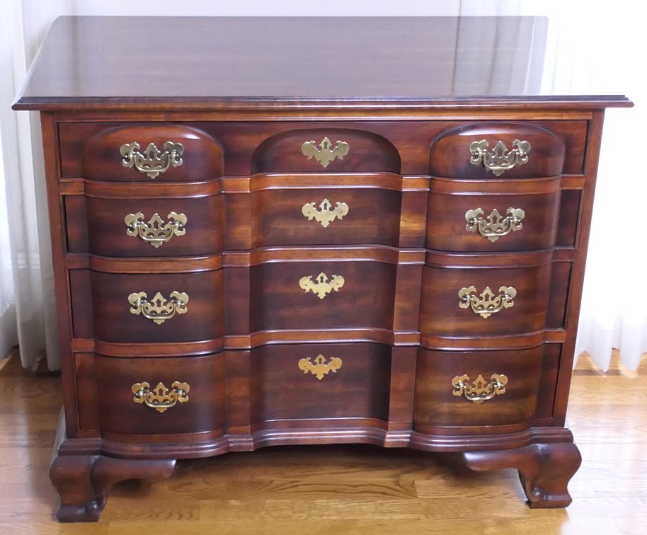 Ethan Allen Georgian Style Bachelor's Chest