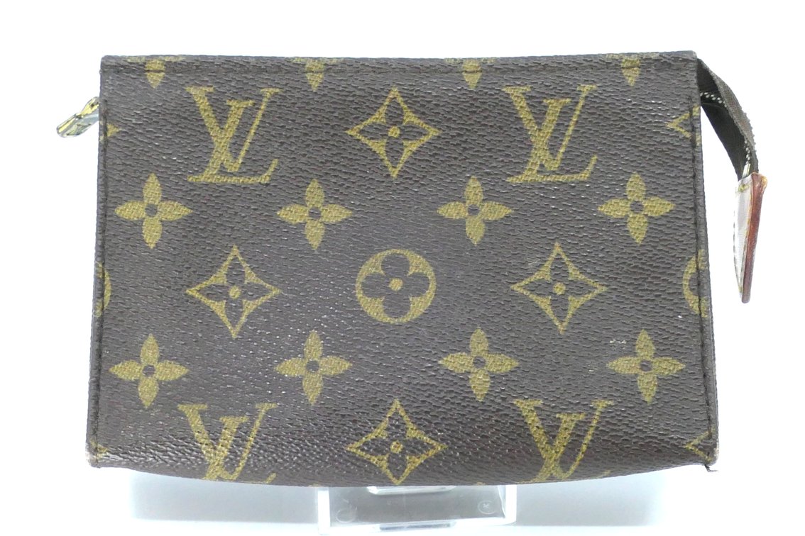 Vintage Louis Vuitton Toiletry Pouch 15 in Monogram Canvas