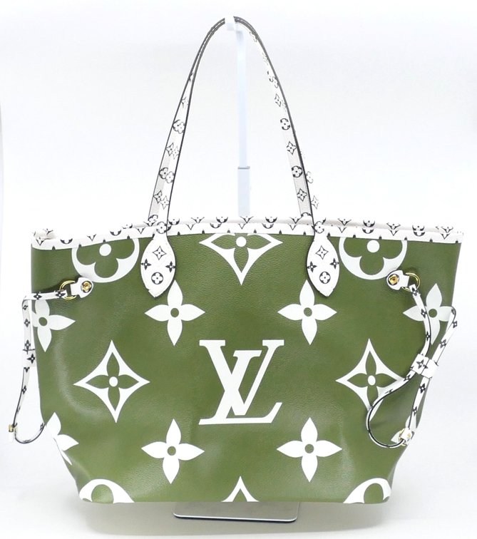 Louis Vuitton Neverfull MM in Khaki Monogram
