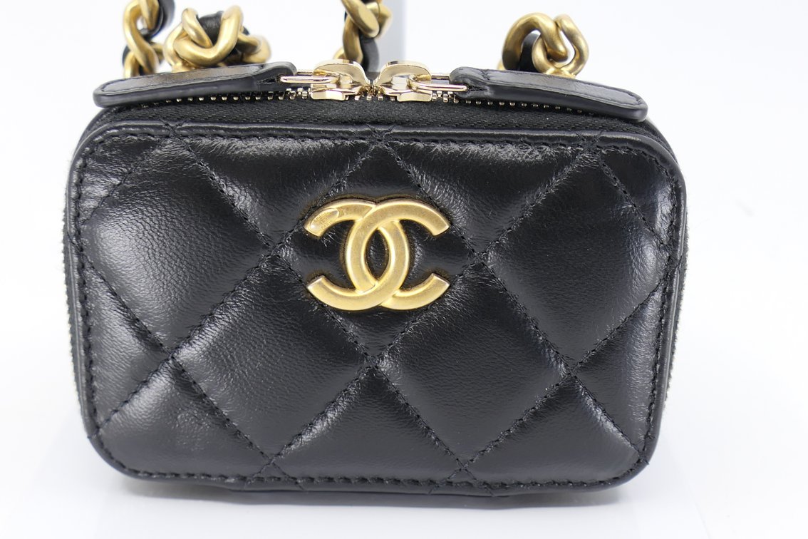 Chanel Zip Around Card Holder Crossbody