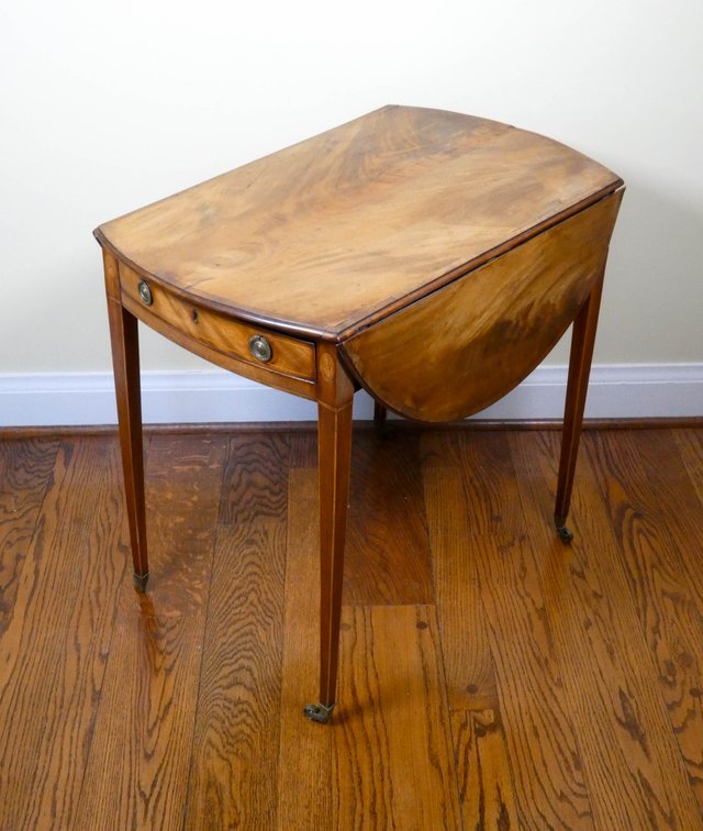 Pembroke Style Mahogany Drop Leaf Table