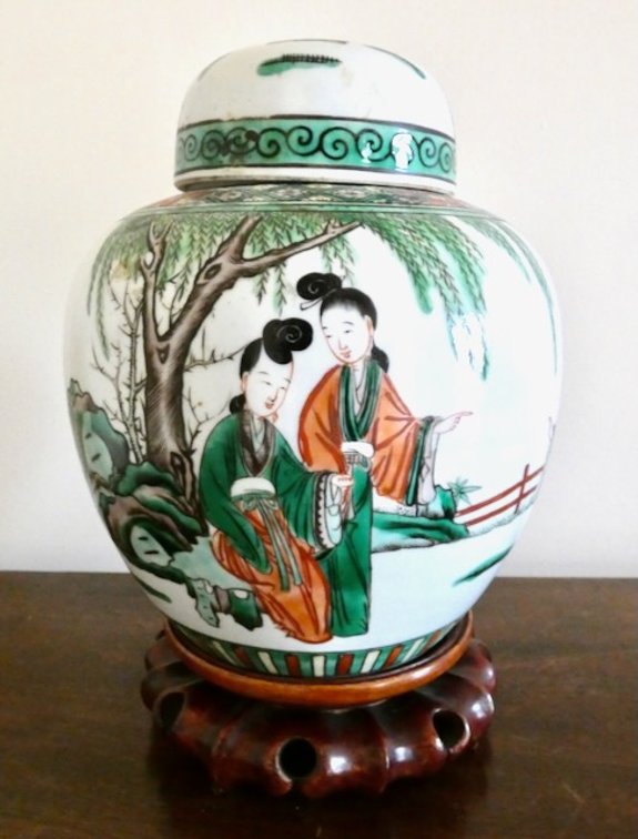 Vintage Chinese Wusai Porcelain Jar