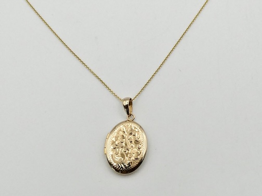 14k Yellow Gold Engraved Locket
