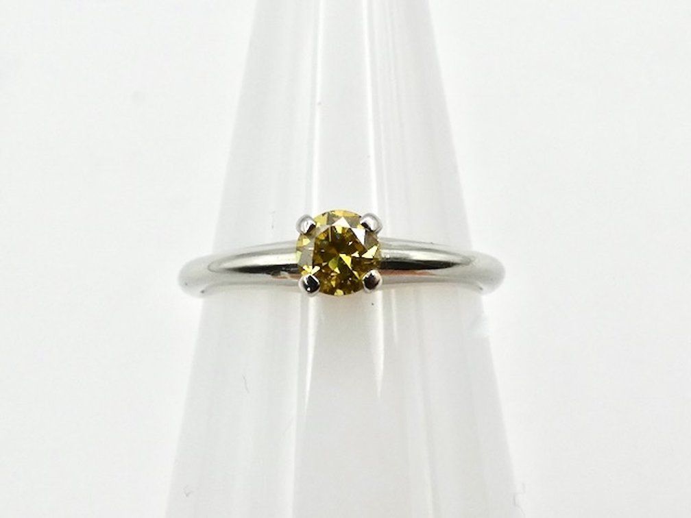18k White Gold Yellow Diamond Ring