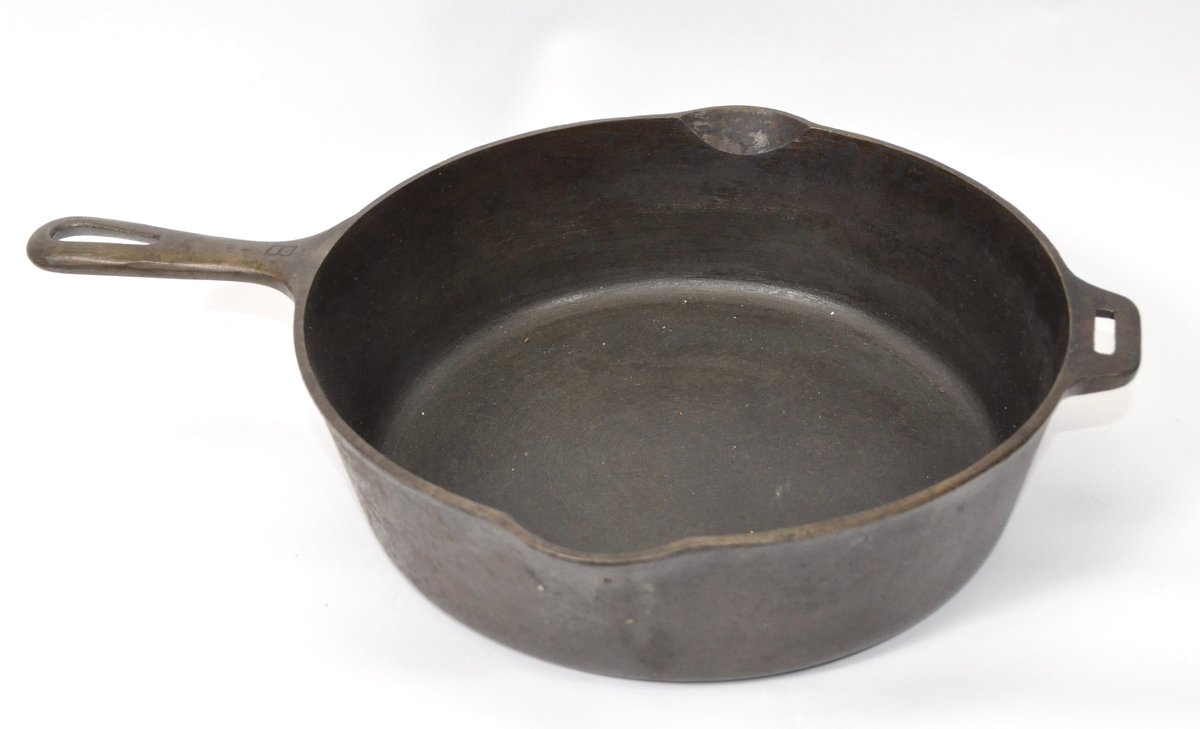 Griswold No. 8 Cast Iron Skillet