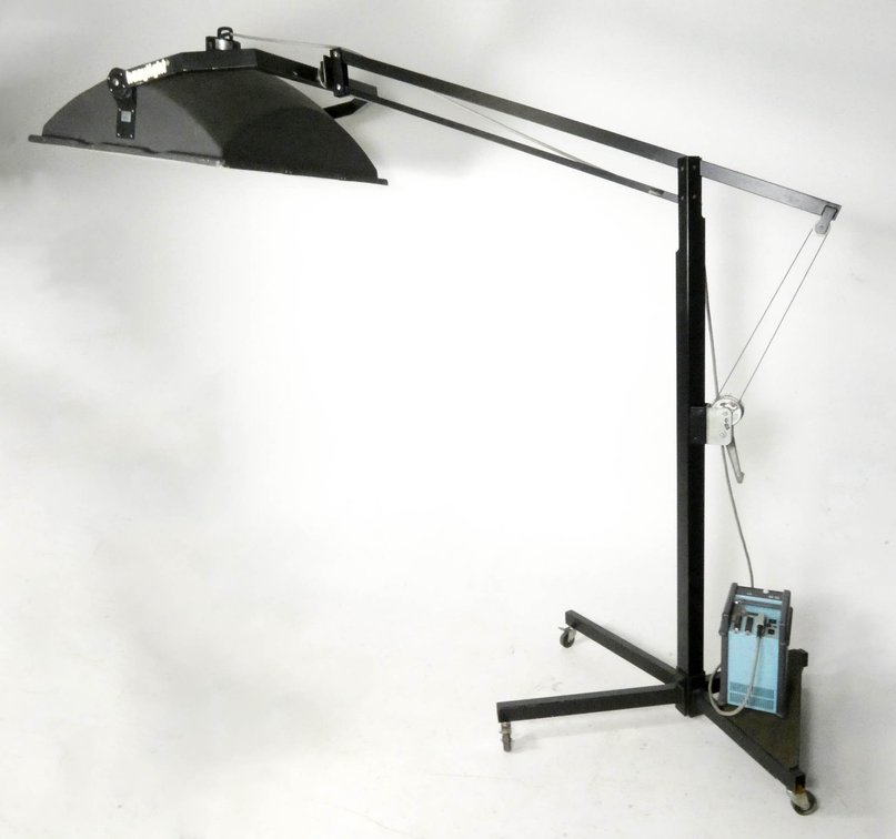 Broncolor Flamingo Stand and Broncolor Hazy Light