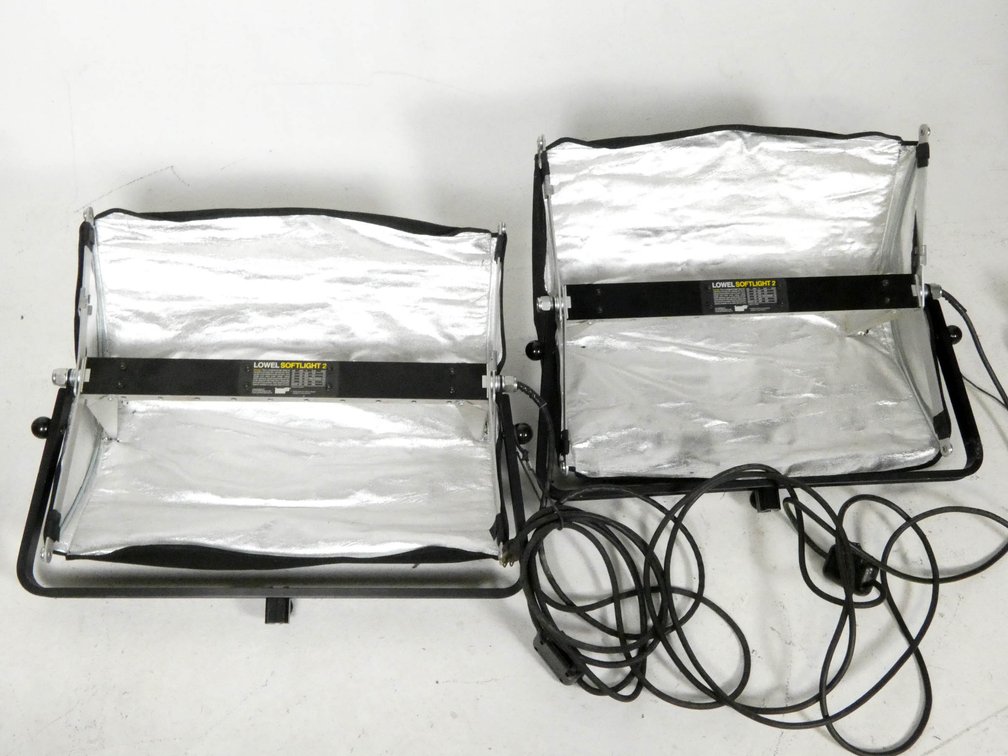Two Lowel Softlight 2