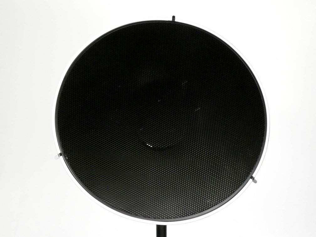 22" Aluminum Beauty Dish Reflector with Honeycomb Grid