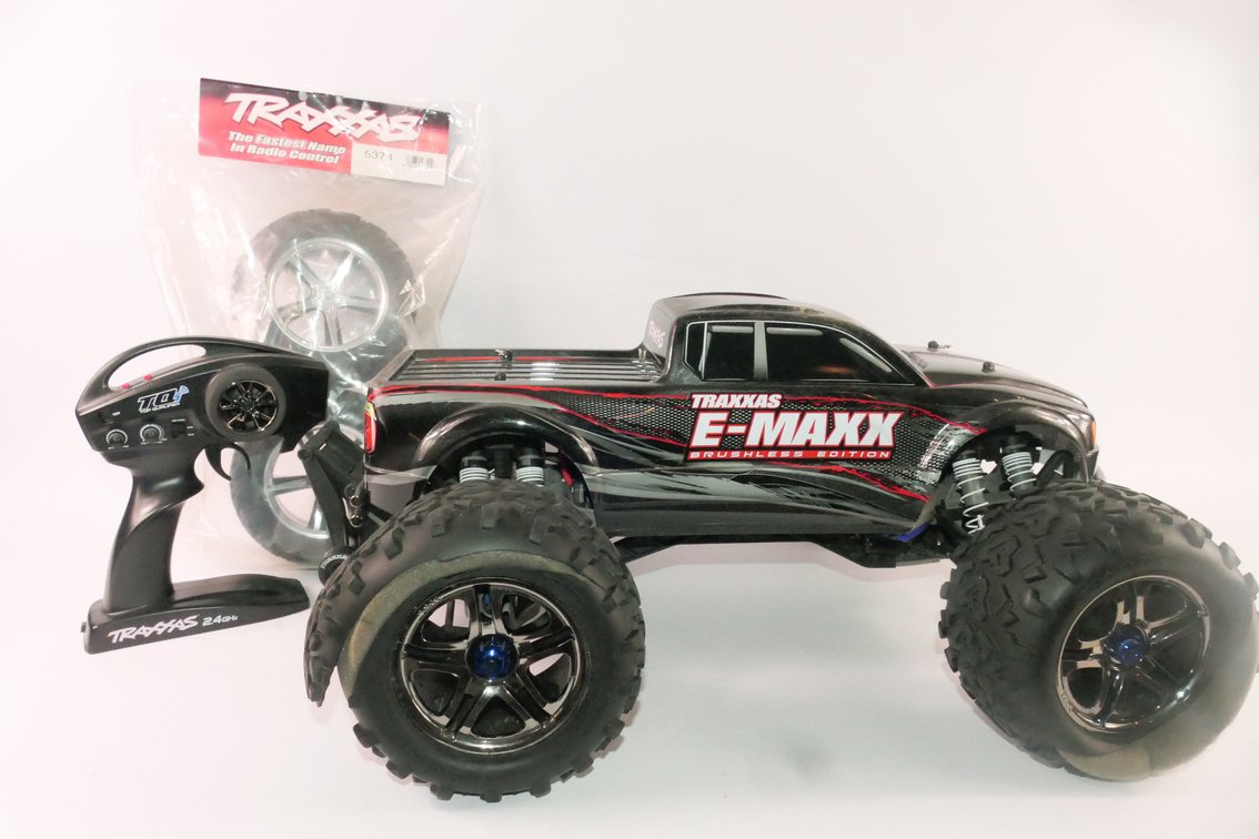 E-Maxx Brushless Edition Radio Controlled Monster Truck