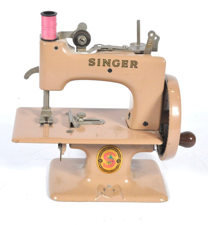 VIntage Singer Sewhandy Toy Sewing Machine