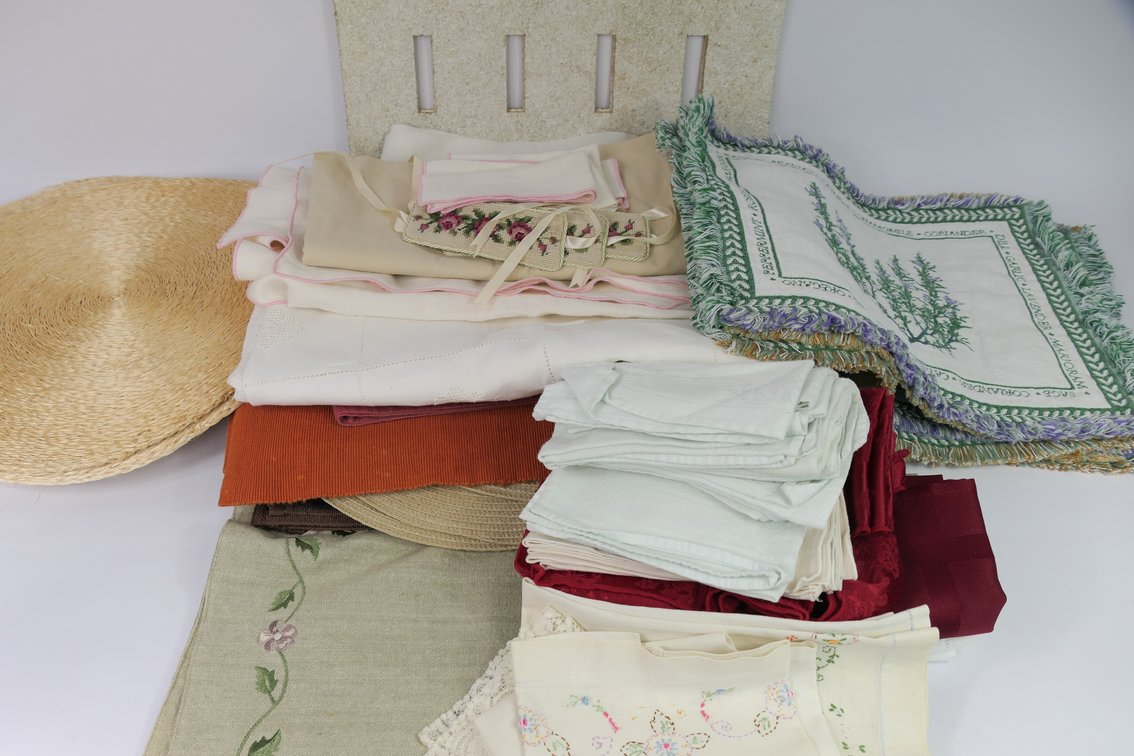 Tablecloths, Placemats and Napkins