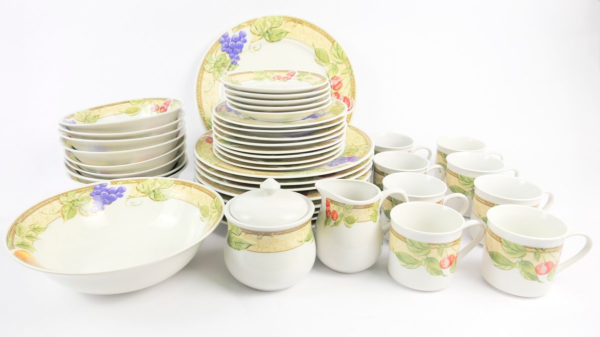 Gibson China Dinnerware in Fruita White Pattern