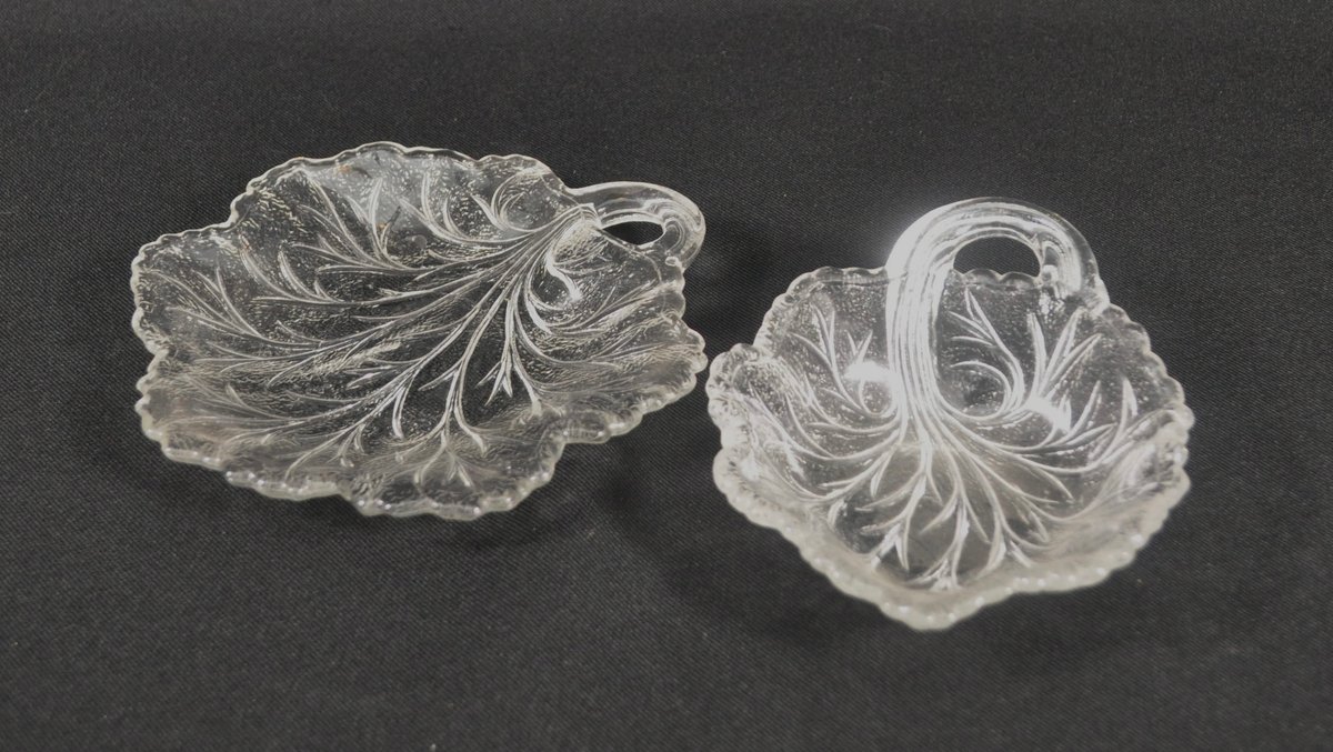 Indiana Glass Pebble Leaf Dishes
