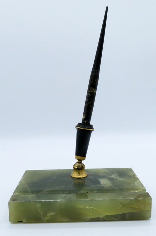 Parker Desk Pen with Green Stone Base
