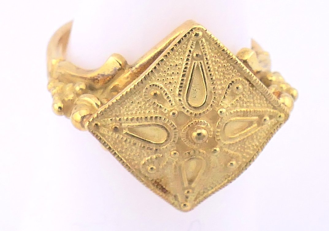 22K Gold Square Design Ring