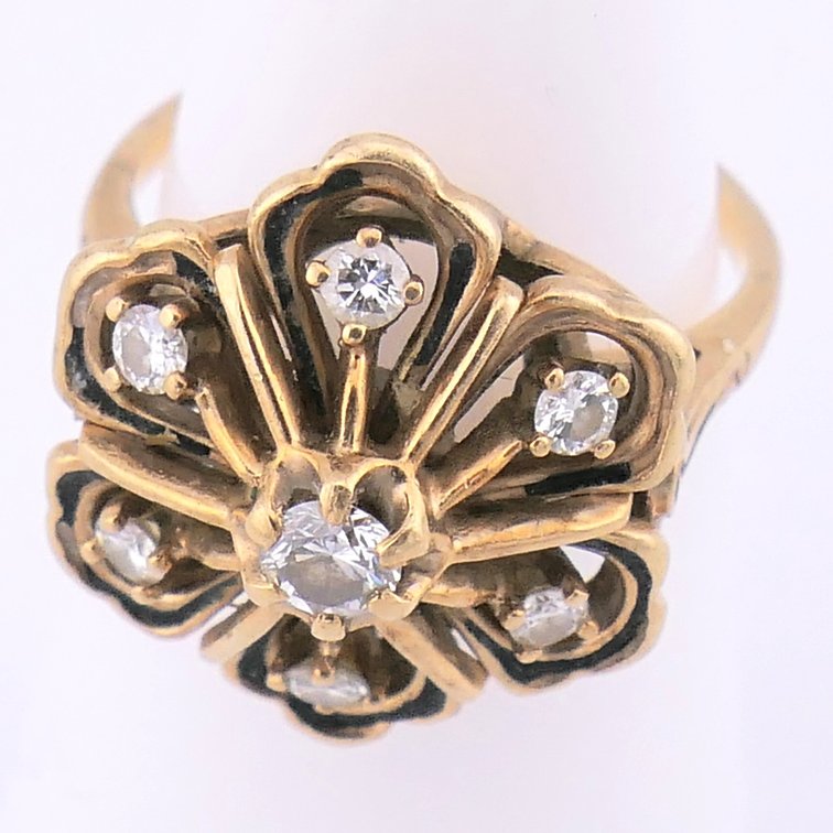 14K Gold Flower Shaped Ring with Diamonds