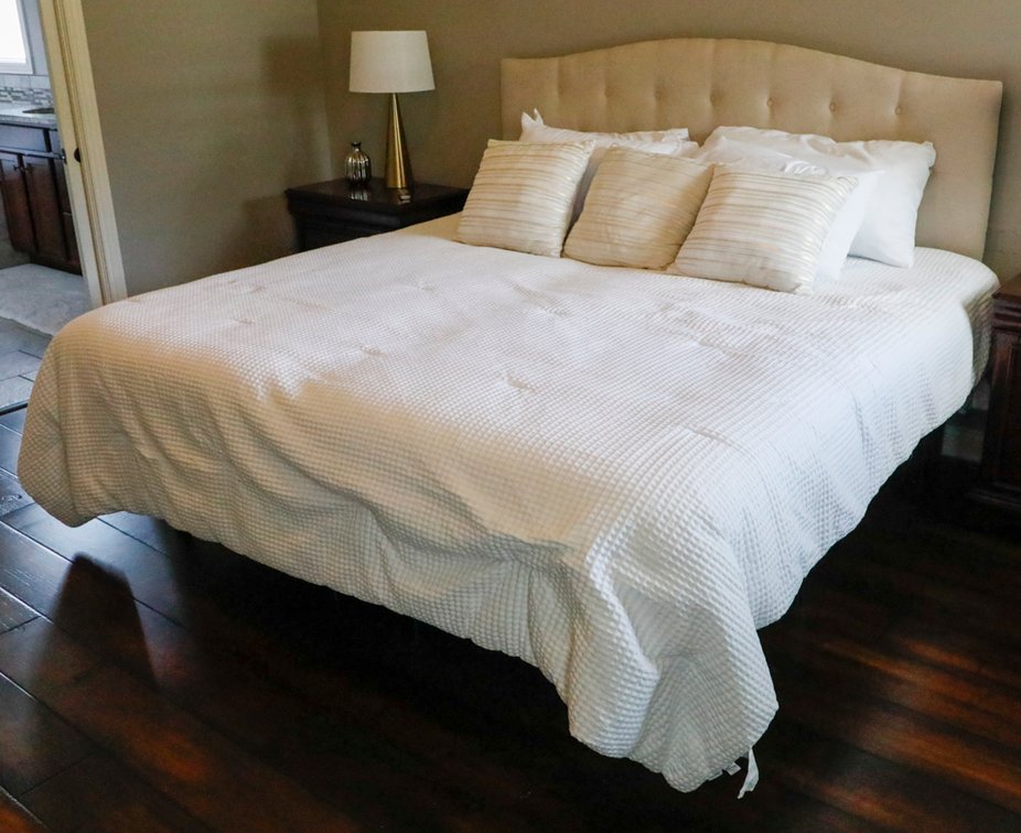 Bed Tech King Adjustable Bed, Headboard, and Bedding