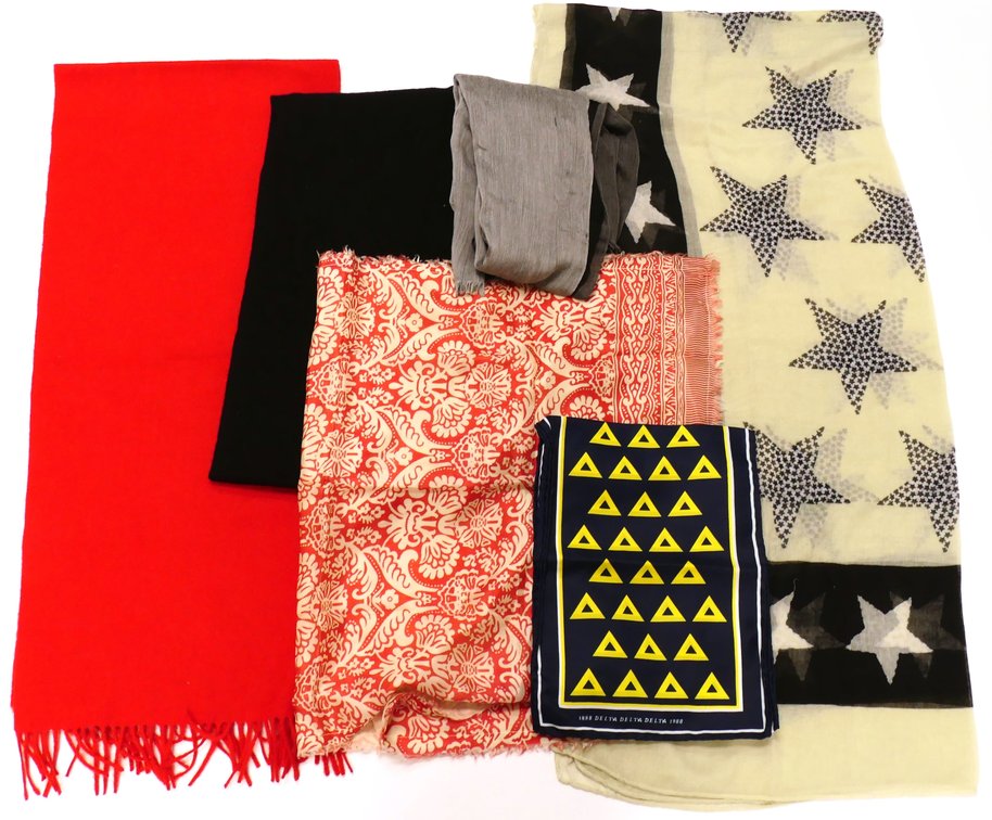 Scarf Wardrobe